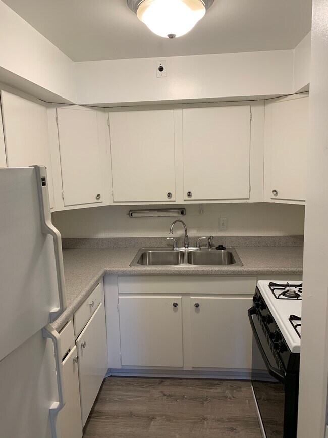 51 Heather Dr Unit 10, Saint Louis, MO 63123 Apartments in Saint