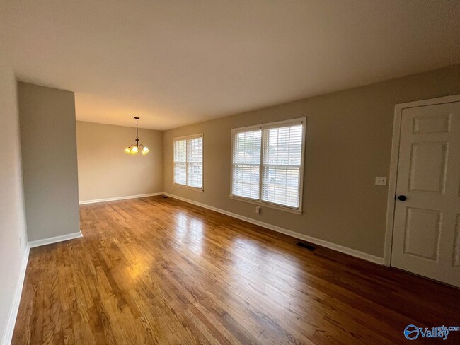 Building Photo - 615 Austin Dr NW