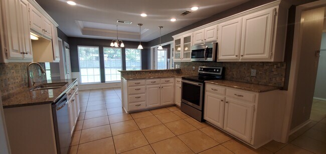 Foto del edificio - 18257 Springmill Ct