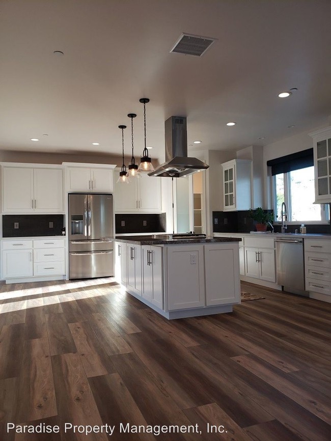 Building Photo - 3 br, 3 bath House - 645 Colina Vista