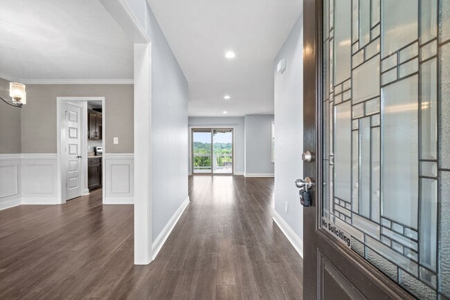 Building Photo - Pet Friendly Four Bedroom!