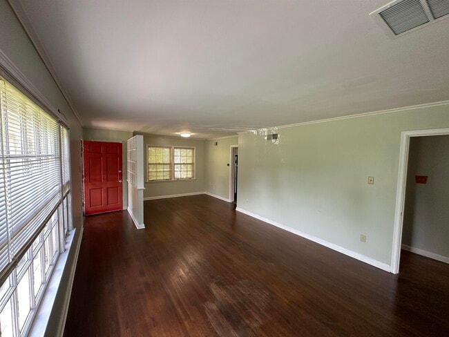Building Photo - 5138 Whitehall Ave