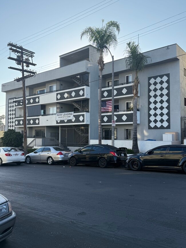 Building Photo - 916 Carondelet