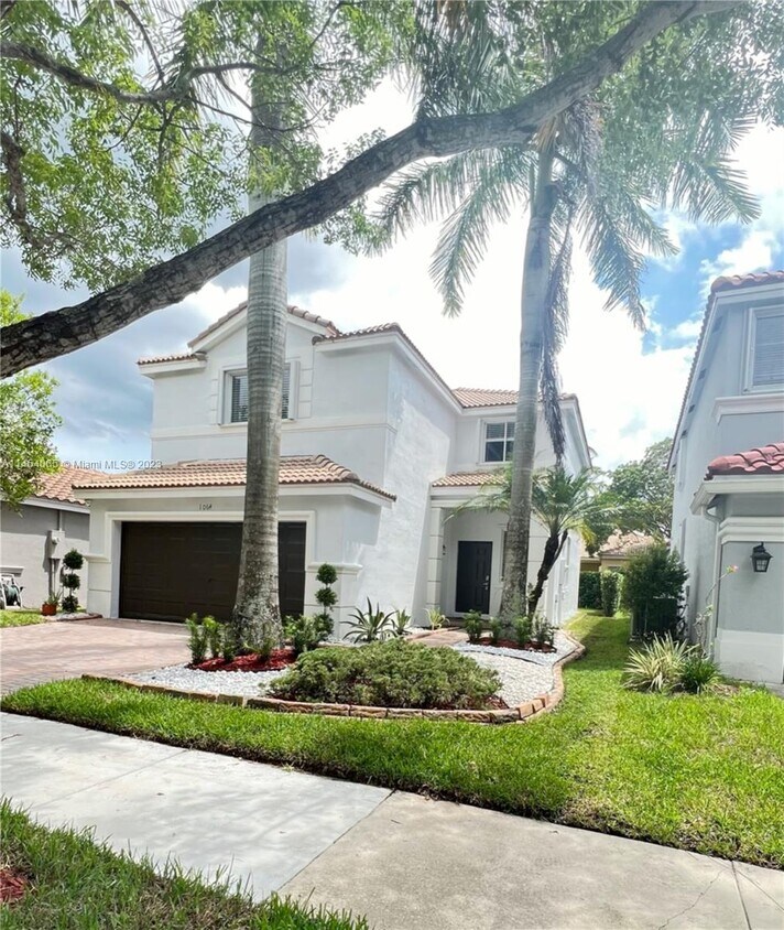 Primary Photo - 1064 Golden Cane Dr