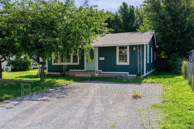 Primary Photo - 228 N Donald Ave