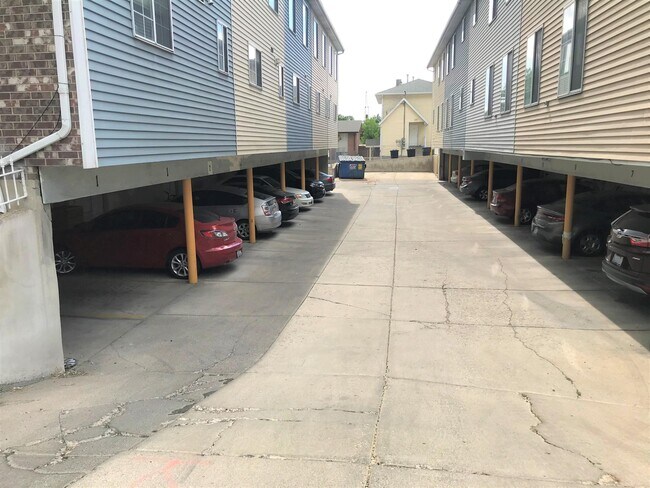 Building Photo - 677 N 700 E