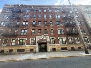 Building Photo - 301 79th St