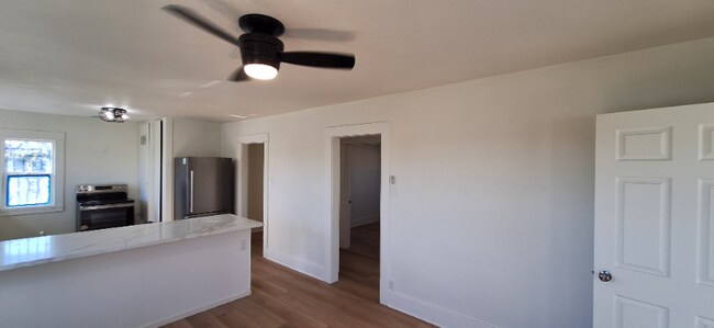 Foto del edificio - 507 W 59th Pl