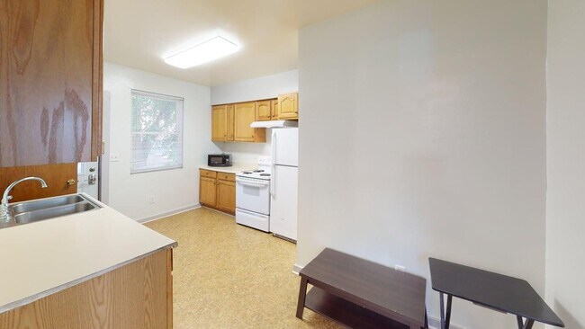 Kitchen - 833 Brown St