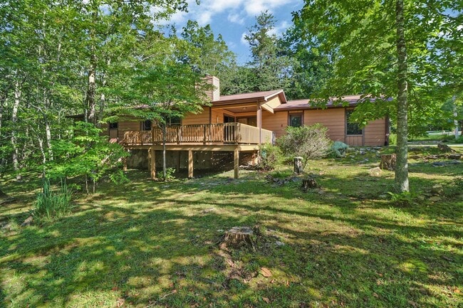 Foto del edificio - 3 bedroom / 2 bath on a private corner lot in Fairfield Glade