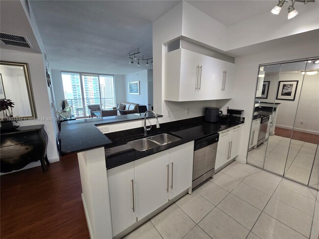 Building Photo - 335 S Biscayne Blvd