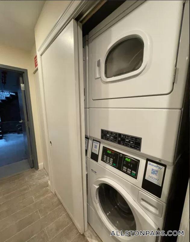 Foto del edificio - 1028a Commonwealth Ave