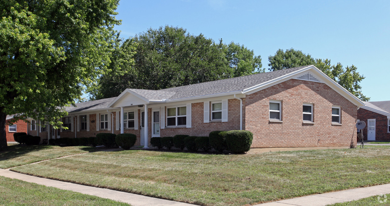 Primary Photo - 400 E Blossom Hill Rd