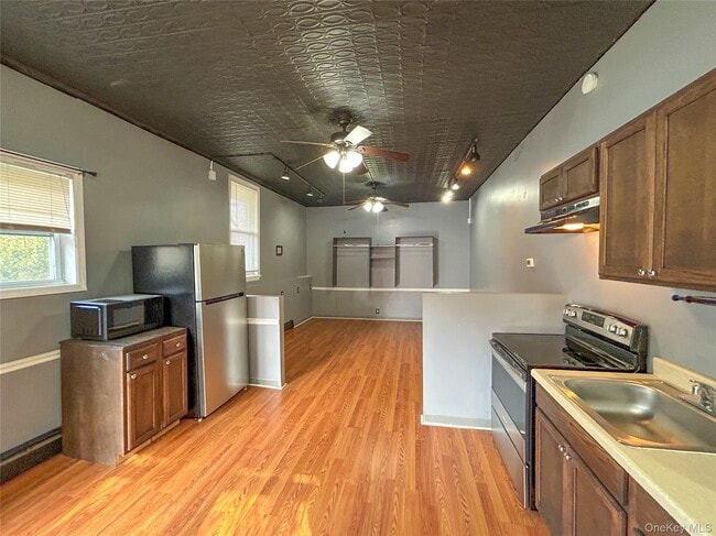 Foto del edificio - 51 Worrall Ave