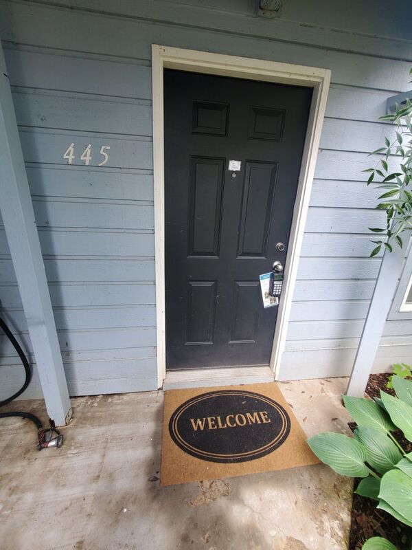 Foto del edificio - 445 Senate St NW