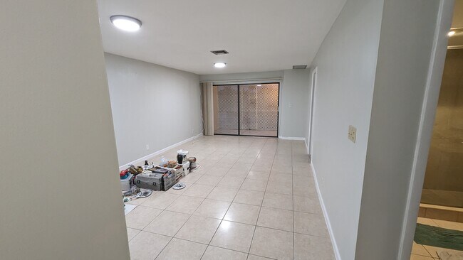 Living/Dining - 3777 NW 78th Ave