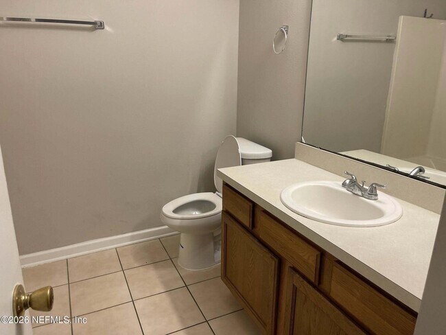 Foto del edificio - 7920 Merrill Rd