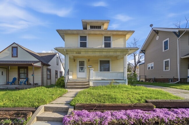 Foto del edificio - 1033 Forest Ave