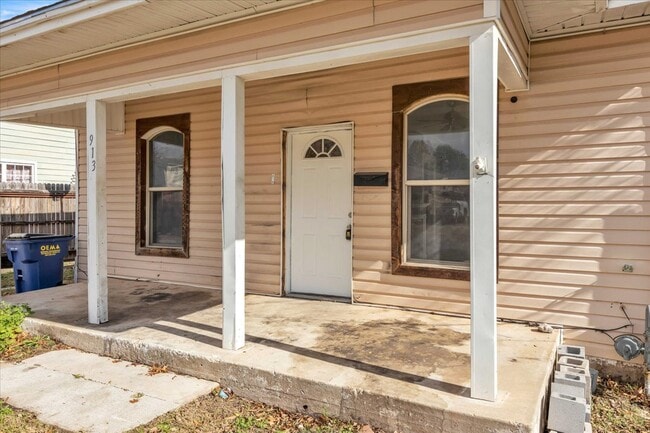 Foto del edificio - 913 S Hoff Ave