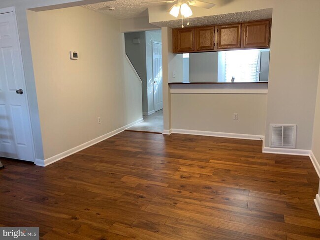 Building Photo - 9243 Redbridge Ct