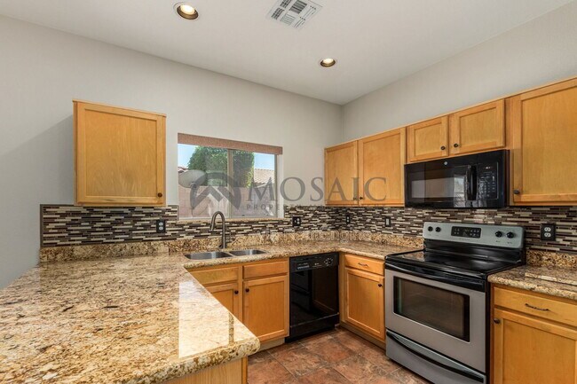 Building Photo - 2737 E La Costa Dr