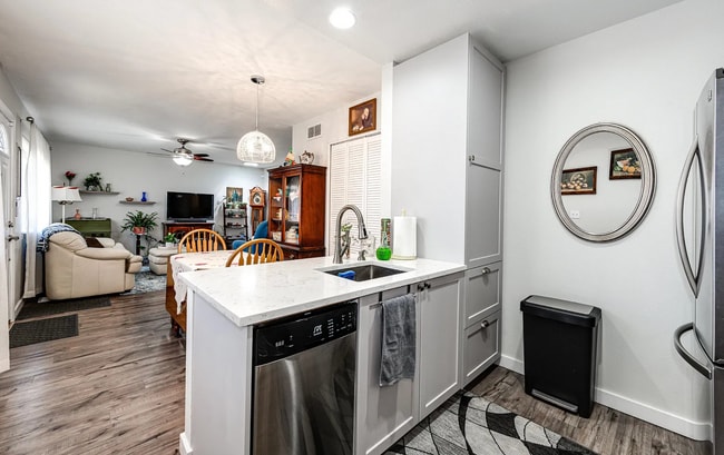 Building Photo - Modern 2-Bed, 1-Bath Apartment – Available...