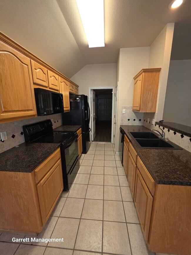 Foto del edificio - 2/2 Brick Townhome with Garage