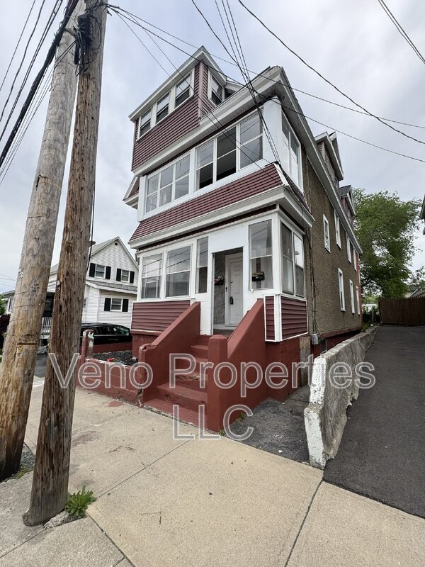 515 Seneca St Unit 2, Schenectady, NY 12308 Condo for Rent in