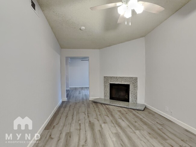 Building Photo - 7041 Greenback Ln