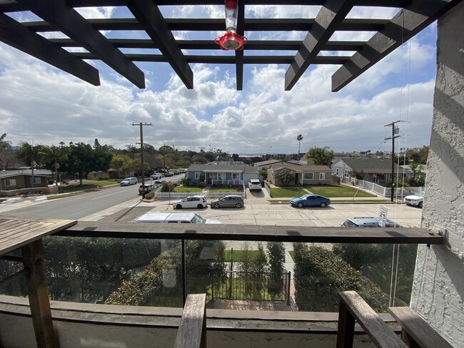 Foto del edificio - 2176 Reed Ave