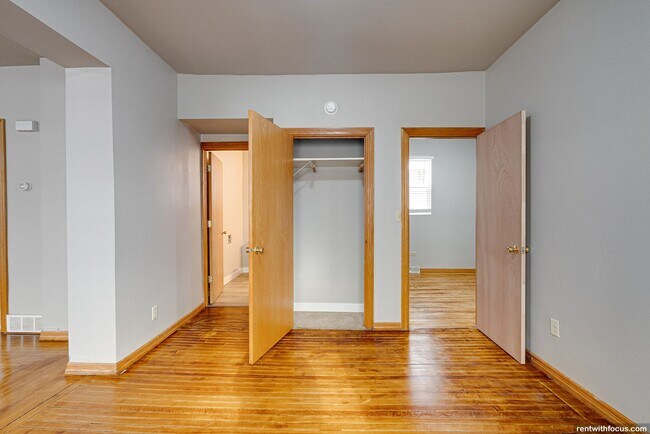 Foto del edificio - 618 N Ashland Ave