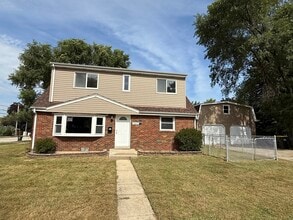 Building Photo - 10657 Austin Ave