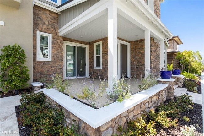 Building Photo - 4 br, 5 bath House - 58 Chasma