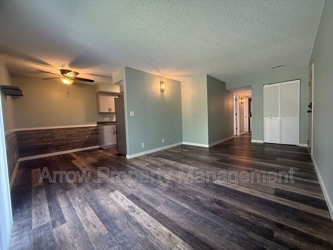 Building Photo - 3405 Holdrege St