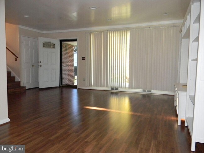 Building Photo - 3536 Lynne Dr