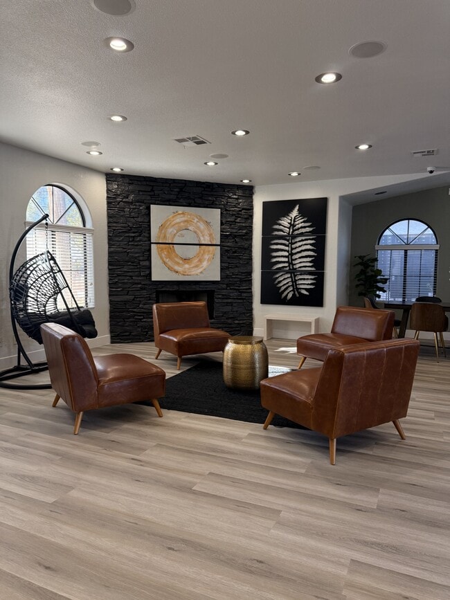 Building Photo - Parc West Apartments