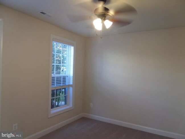 Building Photo - 15998 Greymill Manor Dr