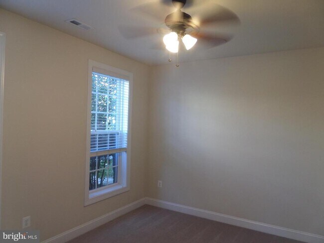 Foto del edificio - 15998 Greymill Manor Dr