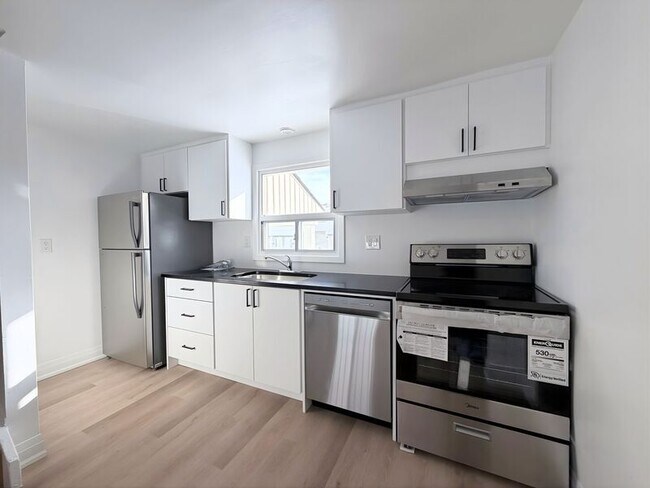 Building Photo - 197-197 Mohawk St