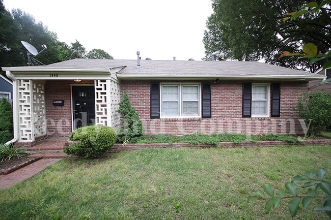Building Photo - 1446 Russwood Rd