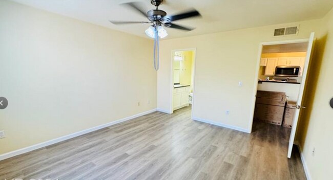 Foto del edificio - 950 Seven Hills Dr
