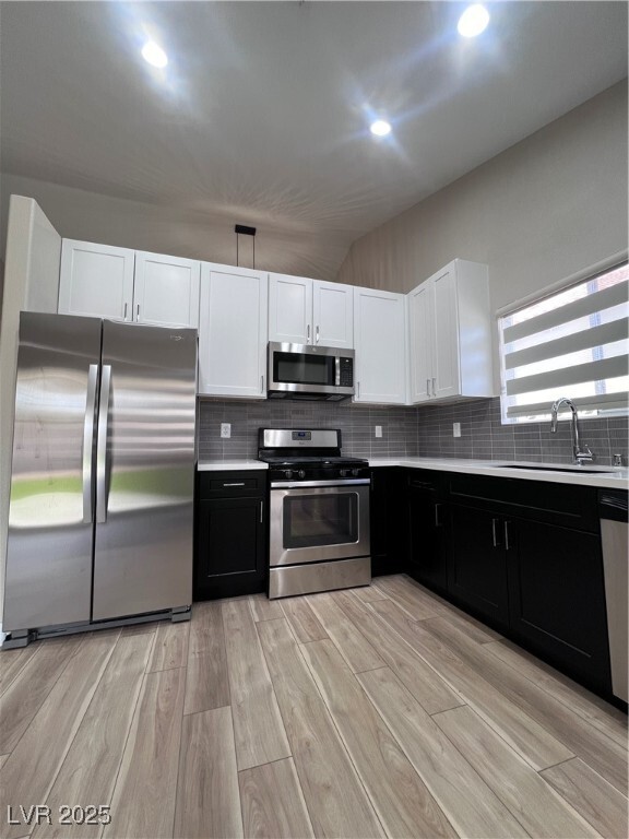 Building Photo - 8745 Point Kathy Cir