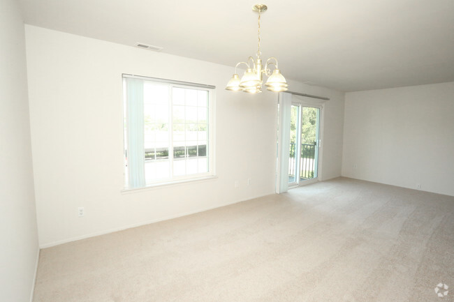 Dover - Dining Room - Colony Park Apartments