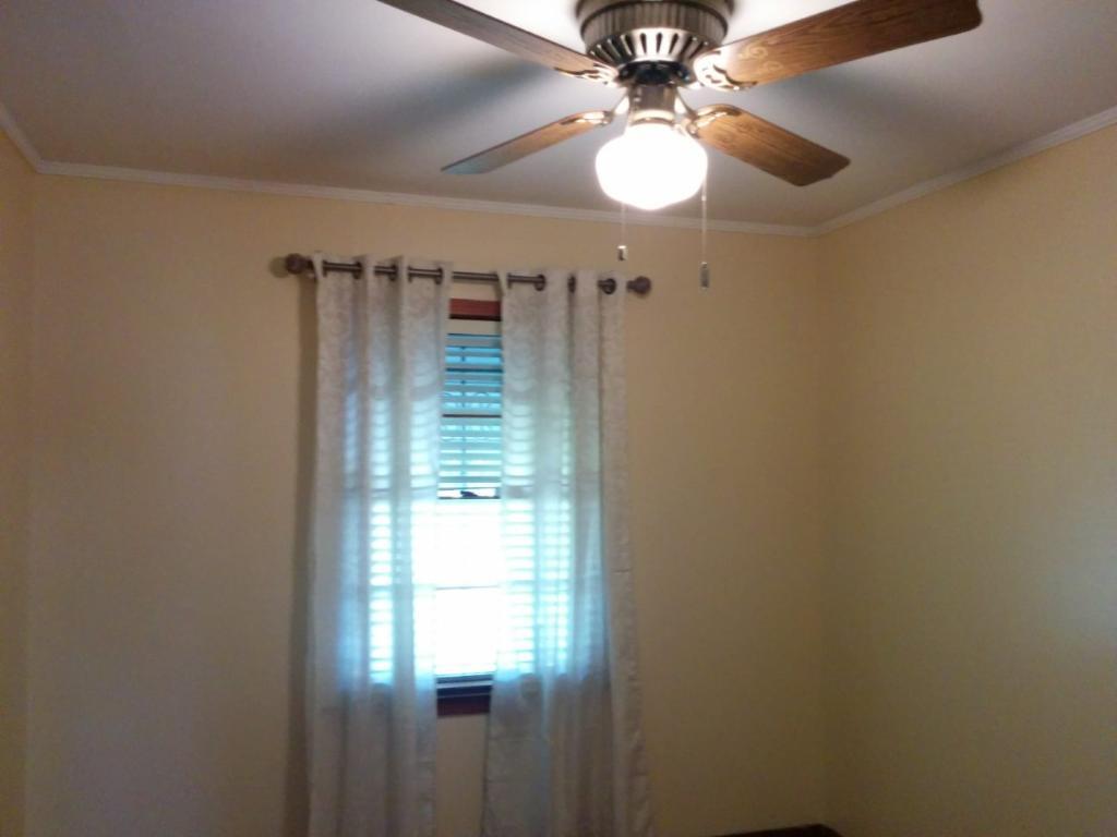 Primary Photo - 405 Lamar St
