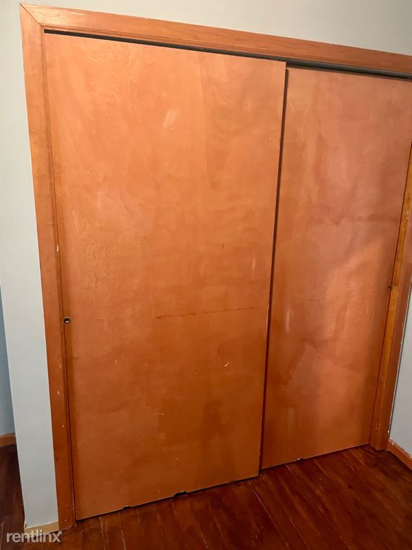Building Photo - 3 br, 1 bath House - 315 E Elm street