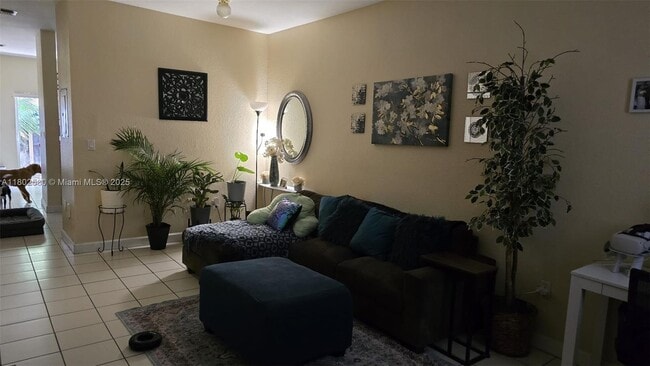 Foto del edificio - 1568 SE 26th St