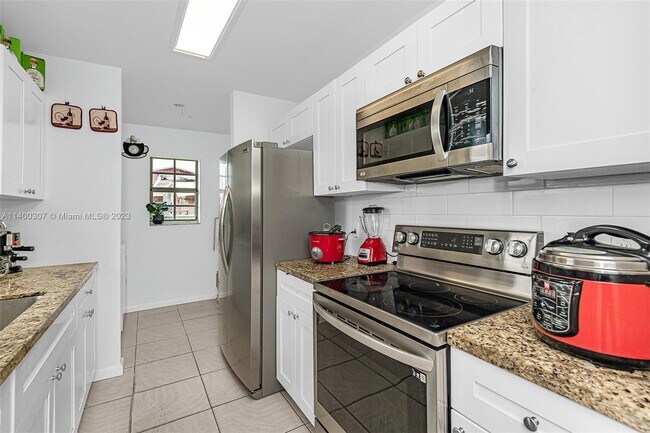 Building Photo - 2442 NW 34th St