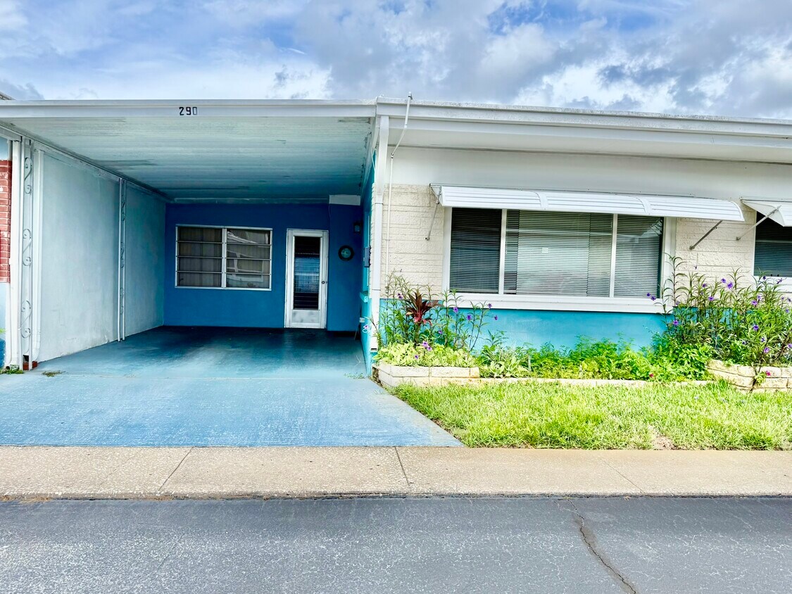 Primary Photo - 250 Rosery Rd NW