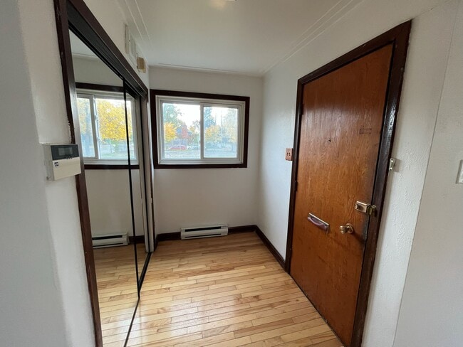 Building Photo - 8570 Rue De Teck