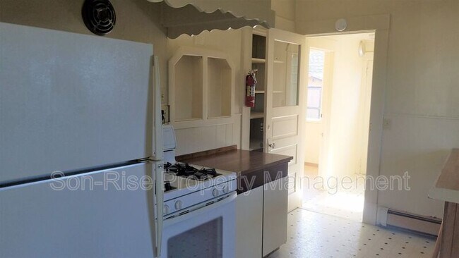 Building Photo - 2300 G St